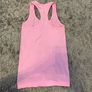 Lululemon Swiftly Tech Racerback Tank Top 2.0
Hip Length